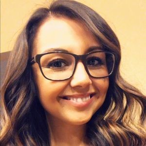 Meet your Posher, Kelli